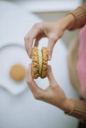 Tiny Seed Oatmeal Matcha Cream Pie